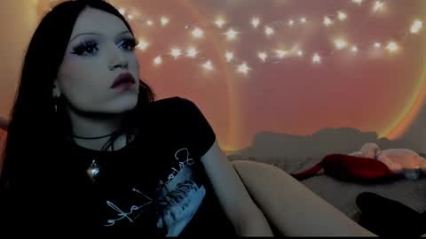 Snapshot of angel_wavee chatting on 12-13-24, 06:05 Angel Love online show from 12-13-24, 06:05