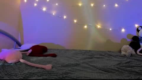 Snapshot of angel_wavee chatting on 12-27-24, 10:05 Angel Love online show from 12-27-24, 10:05