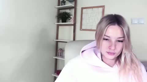 Angela online show from 02-19-26, 06:53