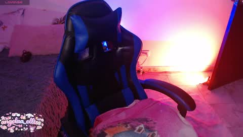 A N G E L A  E L L I S S   online show from 04-11-26, 04:50