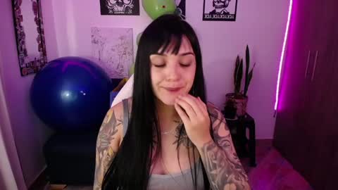 Snapshot of angela_lauren chatting on 04-30-26, 12:50 Angela online show from 04-30-26, 12:50