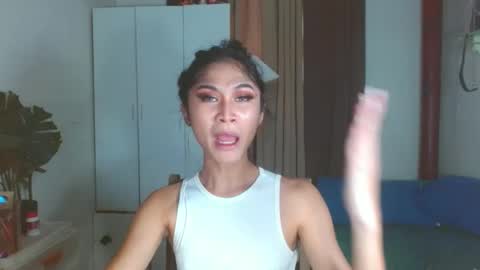 Snapshot of angela_mccollins chatting on 12-14-24, 02:01 angela online show from 12-14-24, 02:01