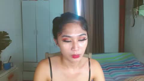 Snapshot of angela_mccollins chatting on 01-10-25, 11:29 angela online show from 01-10-25, 11:29