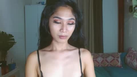 Snapshot of angela_mccollins chatting on 02-10-25, 09:36 angela online show from 02-10-25, 09:36