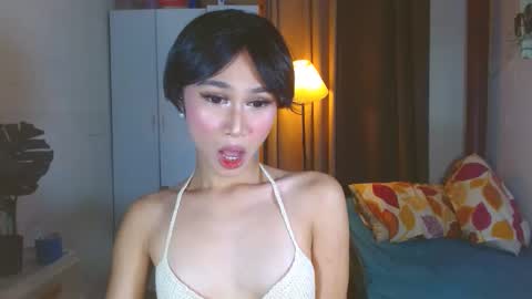 Snapshot of angela_mccollins chatting on 10-06-25, 11:46 angela online show from 10-06-25, 11:46