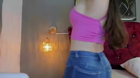Snapshot of angela_nix chatting on 05-30-26, 04:04 angela_nix online show from 05-30-26, 04:04