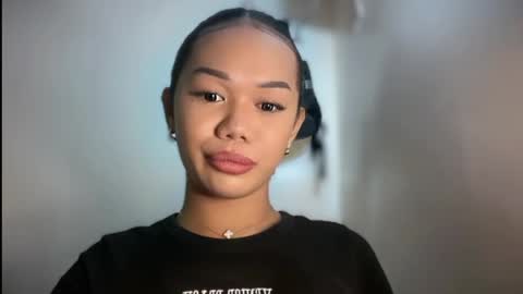 Snapshot of angela_star888 chatting on 05-15-26, 01:07 angela_star888 online show from 05-15-26, 01:07