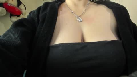 Angela online show from 11-03-25, 01:40