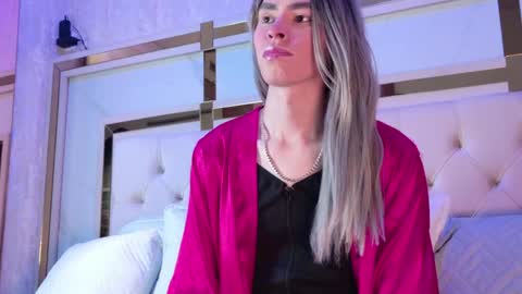 angela_white22 online show from 05-07-26, 07:30