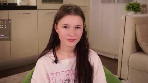 Snapshot of angelabalay chatting on 09-14-25, 11:09 Mary online show from 09-14-25, 11:09