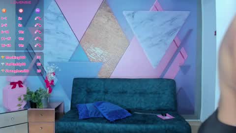 Angela online show from 03-06-25, 09:47