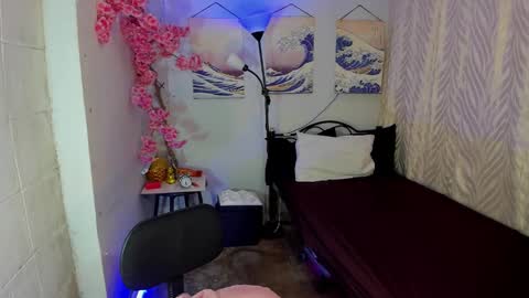 Snapshot of angelamorena chatting on 10-13-25, 10:32 angelamorena online show from 10-13-25, 10:32