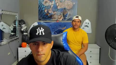 Angel And Cris online show from 10-25-25, 12:23