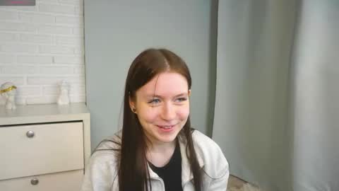 Snapshot of angelapratt chatting on 04-14-26, 03:29 angelapratt online show from 04-14-26, 03:29