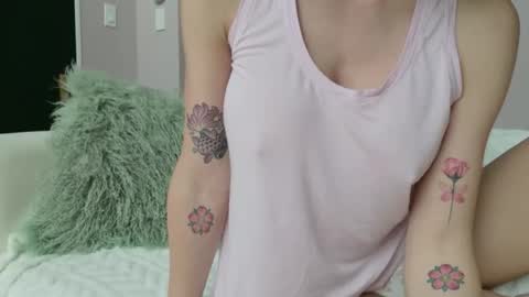 angelbabyphoebe online show from 04-10-26, 01:05