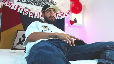 Snapshot of angelbacker chatting on 02-05-25, 04:48 Angel online show from 02-05-25, 04:48