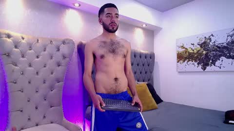 Snapshot of angelbacker chatting on 11-20-25, 01:55 Angel online show from 11-20-25, 01:55