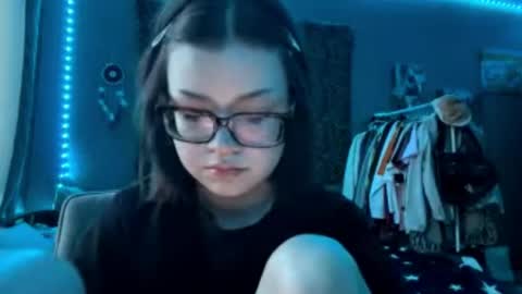 Snapshot of angelcatier chatting on 06-03-26, 05:29 angelcatier online show from 06-03-26, 05:29