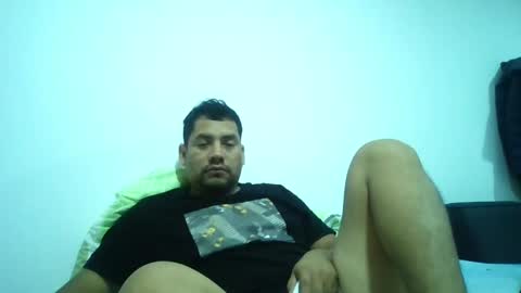 Snapshot of angeldavid90 chatting on 06-01-26, 11:23 angeldavid90 online show from 06-01-26, 11:23