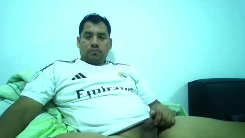 Snapshot of angeldavid90 chatting on 06-07-26, 04:05 angeldavid90 online show from 06-07-26, 04:05