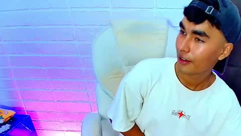 AngelduzZzt online show from 10-06-25, 02:14