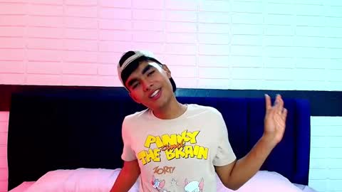 AngelduzZzt online show from 10-17-25, 01:03