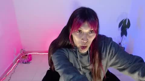 angele online show from 10-29-25, 07:37