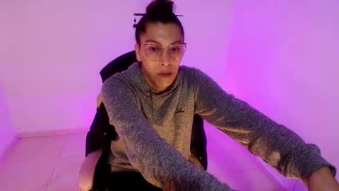 angele online show from 03-20-26, 07:41