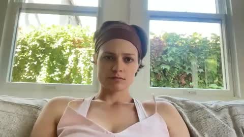 Snapshot of angeleleven11 chatting on 09-26-25, 08:35 angeleleven11 online show from 09-26-25, 08:35