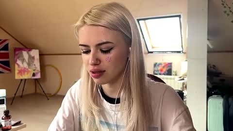 Snapshot of angelesgropper chatting on 04-14-26, 08:20 Lena online show from 04-14-26, 08:20