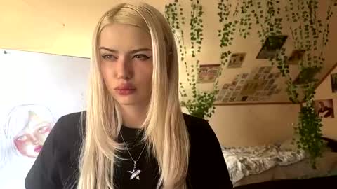 Snapshot of angelesgropper chatting on 04-16-26, 09:10 Lena online show from 04-16-26, 09:10