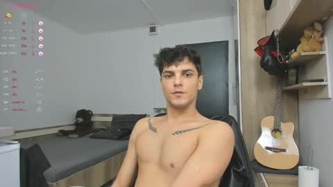 Snapshot of angelfrank chatting on 01-06-25, 05:16 Frankie  online show from 01-06-25, 05:16