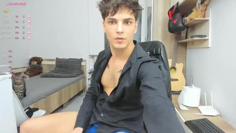 Snapshot of angelfrank chatting on 02-16-25, 03:16 Frankie  online show from 02-16-25, 03:16