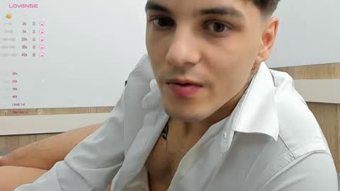 Snapshot of angelfrank chatting on 02-27-25, 02:32 Frankie  online show from 02-27-25, 02:32