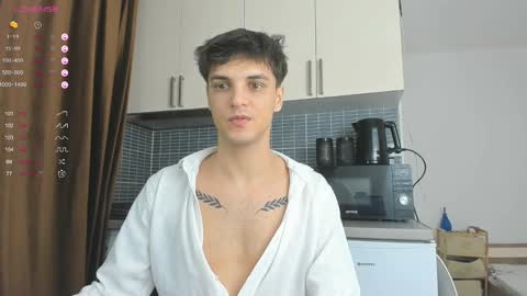 Snapshot of angelfrank chatting on 03-11-25, 03:59 Frankie  online show from 03-11-25, 03:59