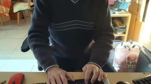 Snapshot of angelgarcia269 chatting on 05-10-26, 11:37 angelgarcia269 online show from 05-10-26, 11:37