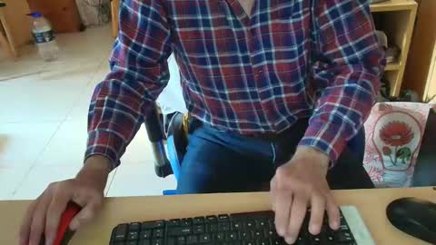 Snapshot of angelgarcia269 chatting on 06-03-26, 12:08 angelgarcia269 online show from 06-03-26, 12:08