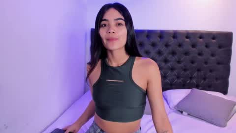 Snapshot of angeli_rivera chatting on 09-26-25, 10:52 Angeli online show from 09-26-25, 10:52