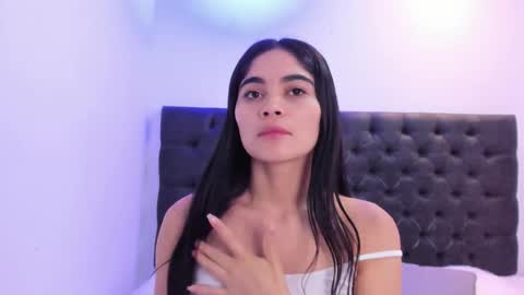 Snapshot of angeli_rivera chatting on 10-23-25, 10:58 Angeli online show from 10-23-25, 10:58