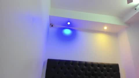 Snapshot of angeli_rivera chatting on 10-28-25, 11:03 Angeli online show from 10-28-25, 11:03