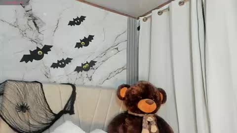Snapshot of angeli_sexi chatting on 10-23-25, 12:43 Carolina online show from 10-23-25, 12:43