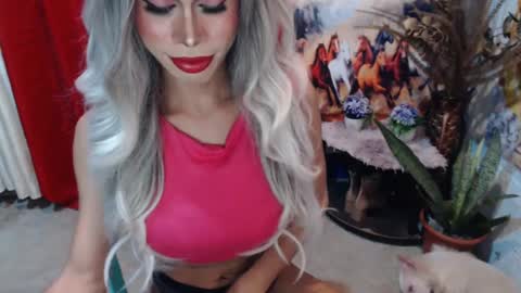 Snapshot of angelic_face_808 chatting on 02-14-25, 05:14 DIVINE ANGEL online show from 02-14-25, 05:14