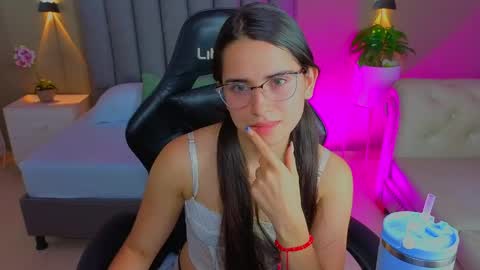 Snapshot of angelica_dymond chatting on 05-14-26, 08:15 A N G E L I C A online show from 05-14-26, 08:15