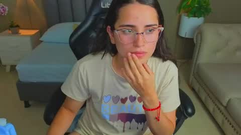 Snapshot of angelica_dymond chatting on 05-27-26, 07:44 A N G E L I C A online show from 05-27-26, 07:44