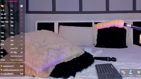 Snapshot of angelica_soft chatting on 02-07-25, 11:34 U can call me Angel online show from 02-07-25, 11:34