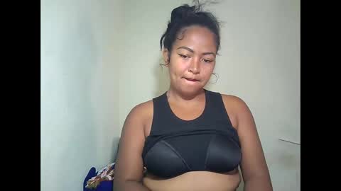 angelice33 online show from 12-17-25, 06:19