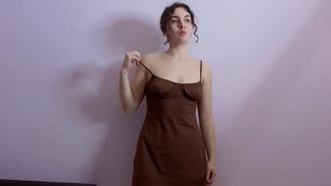 Snapshot of angelichatheway chatting on 03-12-26, 07:42 Roxi online show from 03-12-26, 07:42