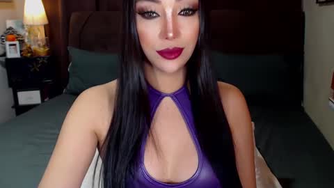 Snapshot of angelicqueents chatting on 02-19-25, 06:44 MS. AMALIA online show from 02-19-25, 06:44