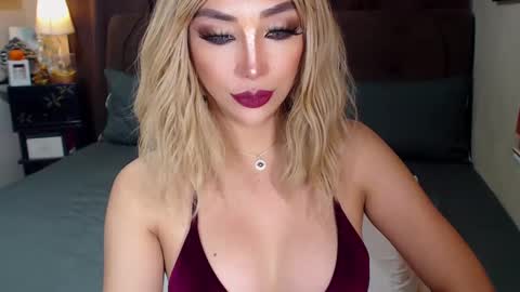 Snapshot of angelicqueents chatting on 02-19-25, 09:50 MS. AMALIA online show from 02-19-25, 09:50