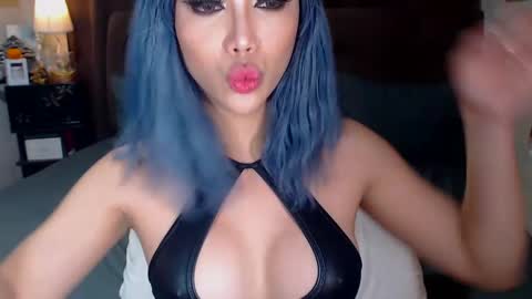 Snapshot of angelicqueents chatting on 02-21-25, 10:07 MS. AMALIA online show from 02-21-25, 10:07